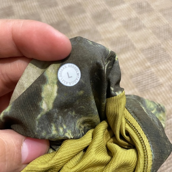 Lululemon T.H.E. Men's Linerless Shorts, 9", Size L - Picture 5 of 7